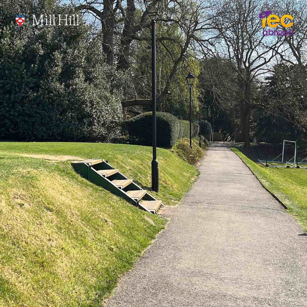 เรียนต่อโรงเรียนมัธยม Mill Hill School โรงเรียนประจำขนาดใหญ่ ใกล้ลอนดอน บรรยากาศดีเหมาะกับนักเรียนต่างชาติ