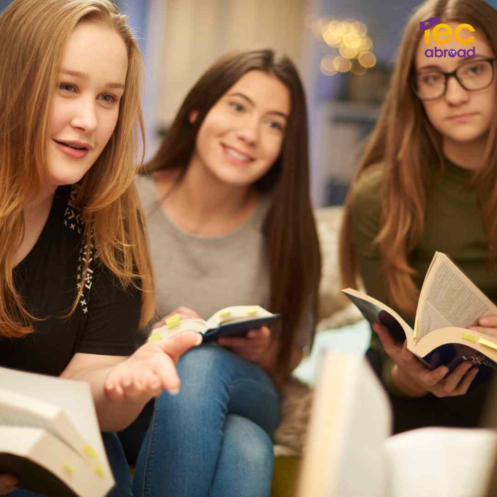 เปรียบเทียบ ระหว่างโรงเรียนมัธยม Traditional Schools กับ International Colleges ที่ประเทศอังกฤษ