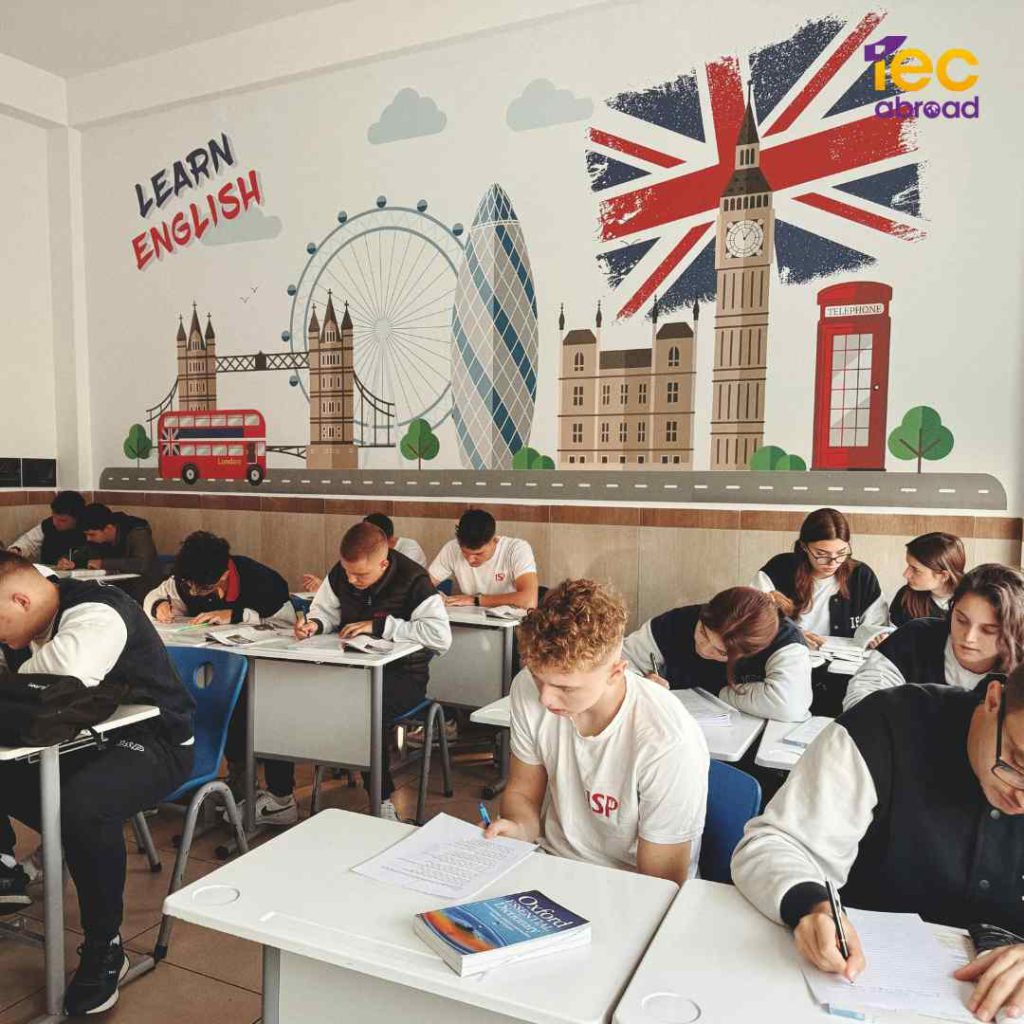 เปรียบเทียบ ระหว่างโรงเรียนมัธยม Traditional Schools กับ International Colleges ที่ประเทศอังกฤษ