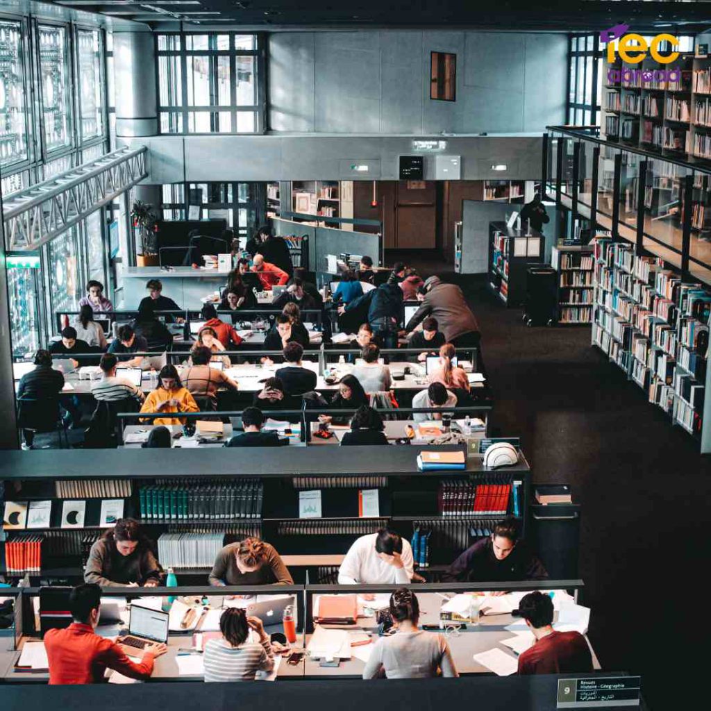 เตรียมตัวไปเรียนต่อมัธยมที่ต่างประเทศ เริ่มต้นตั้งแต่อายุเท่าไรดี? เตรียมตัวอย่างไร?