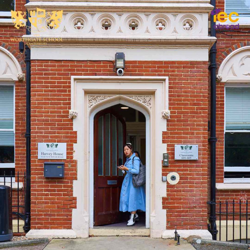 เรียนต่อ โรงเรียนมัธยมเอกชน Top Boarding School in UK กับ The Worthgate School in Canterbury พร้อมทุนการศึกษาสูงสุด 65%!