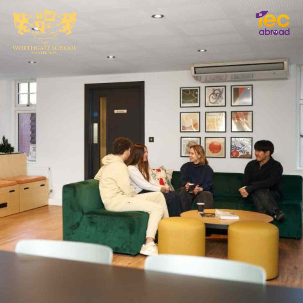 เรียนต่อ โรงเรียนมัธยมเอกชน Top Boarding School in UK กับ The Worthgate School in Canterbury พร้อมทุนการศึกษาสูงสุด 65%!